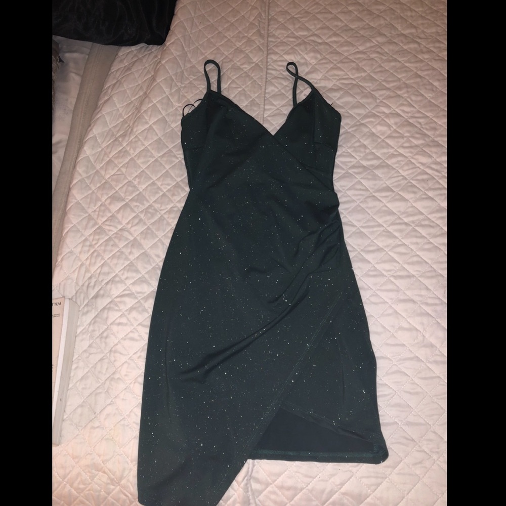 Beautiful deep green with subtle gold flecks